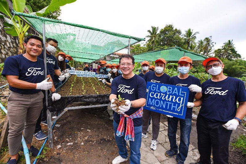 How Ford Employees Give Back for Global Caring Month